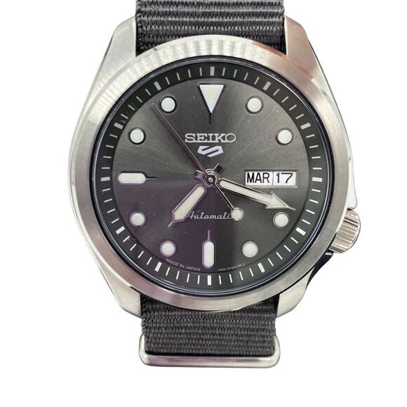 Seiko 5 Sports Men’s Gray Dial Nylon Automatic Watch SRPE61 New - Picture 1 of 12